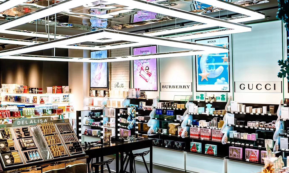 妍丽化妆品打造专属进口美妆店